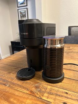 Nespresso Vertuo Coffee & Espresso Machine w/ Aeroccino Frother – Excellent Condition