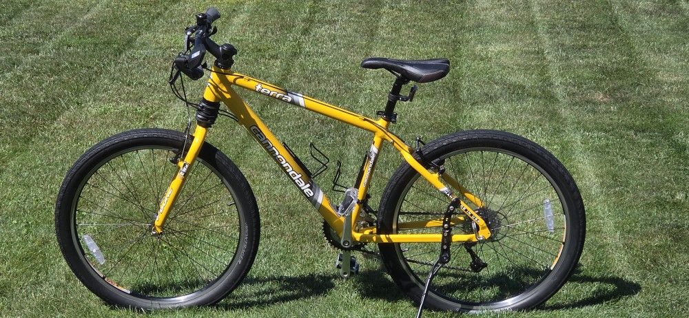 CANNONDALE TERRA HARDTAIL MEDIUM FRAME DEORE LX COMPONENTS HEAD