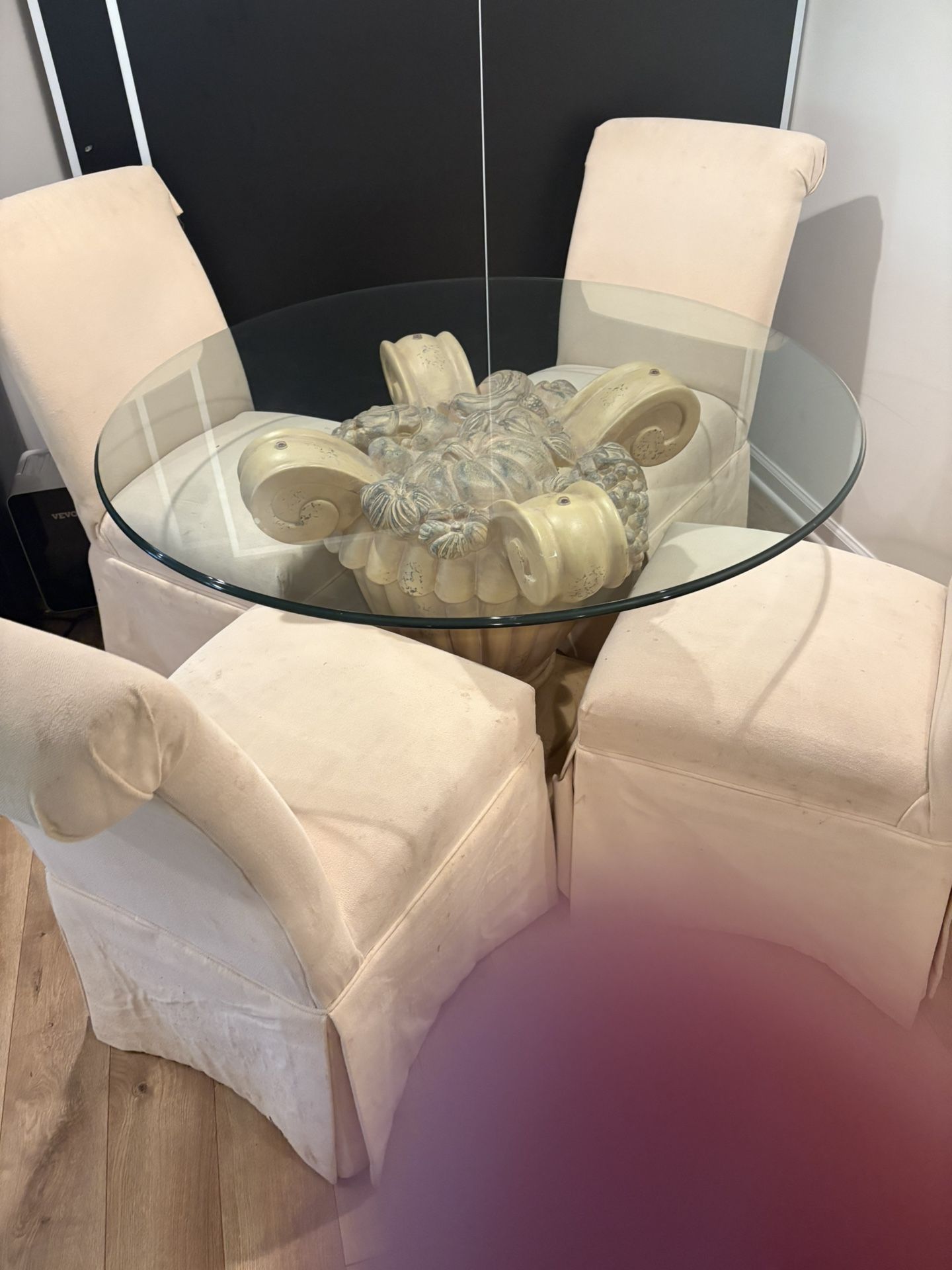 Four Seats ,Glass Table And Chairs
