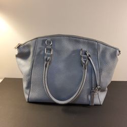 Nice Clean Purse It Will Hold Alot.  .     Size  . 17"×  13"×  5" 