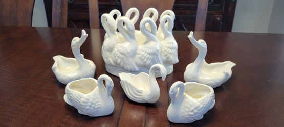 Swan Figures 