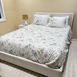 Queen size bed