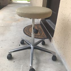 Exam stool