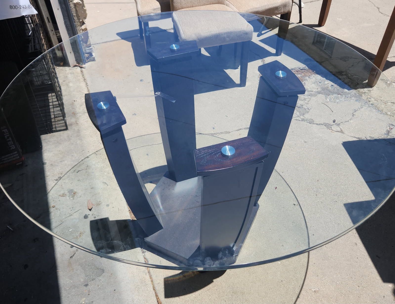 Round Table And 4 Chairs