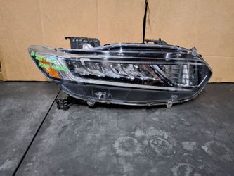 2018-2019-2020 HONDA ACCORD RIGHT HEADLIGHT OEM USED #11640