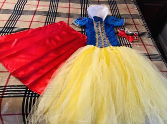 Girls Snow White costume
