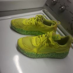 Rick and morty pumas mens size 9