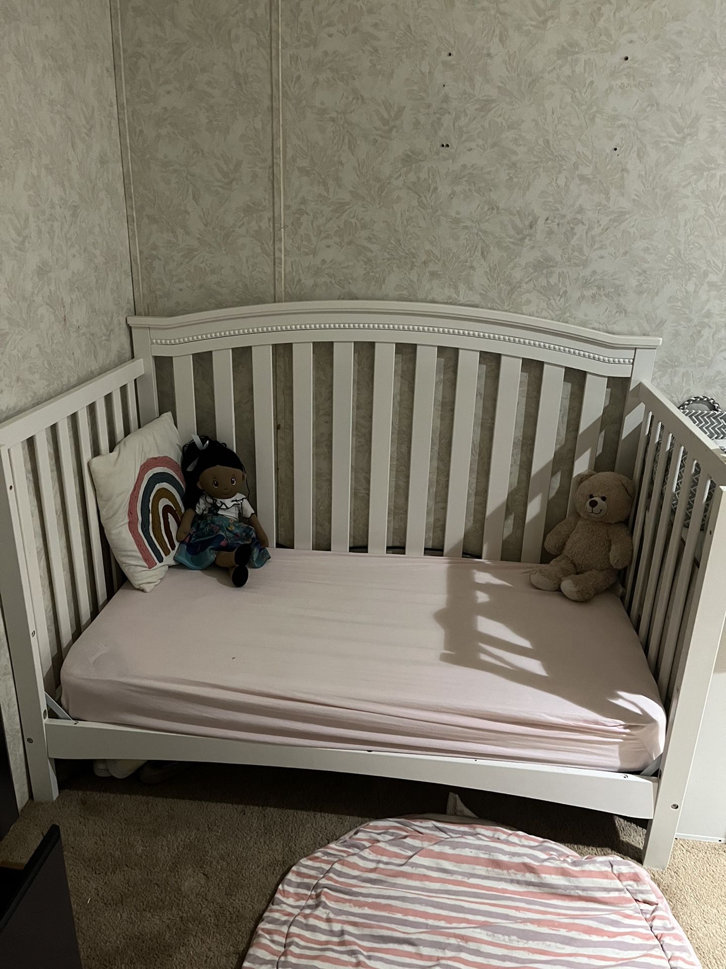 Delta Children Waverly 6-in-1 Convertible Baby Crib
