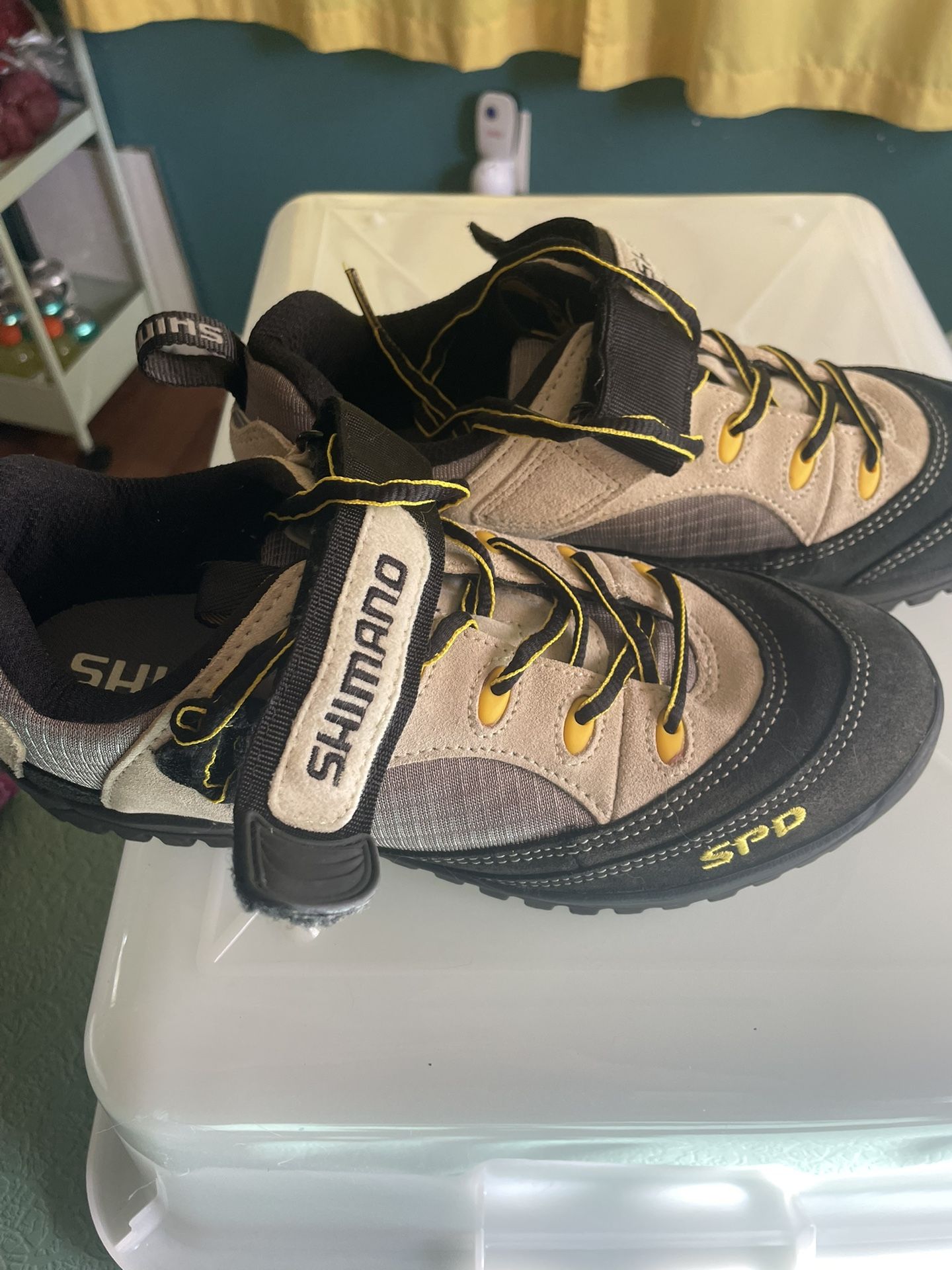 Shimano SPD cycling Shoes Size 7