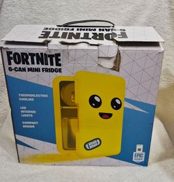 Fortnite Peely 6-Can 2023 Mini Fridge Yellow Nana With Box Epic Pre-owned Tested