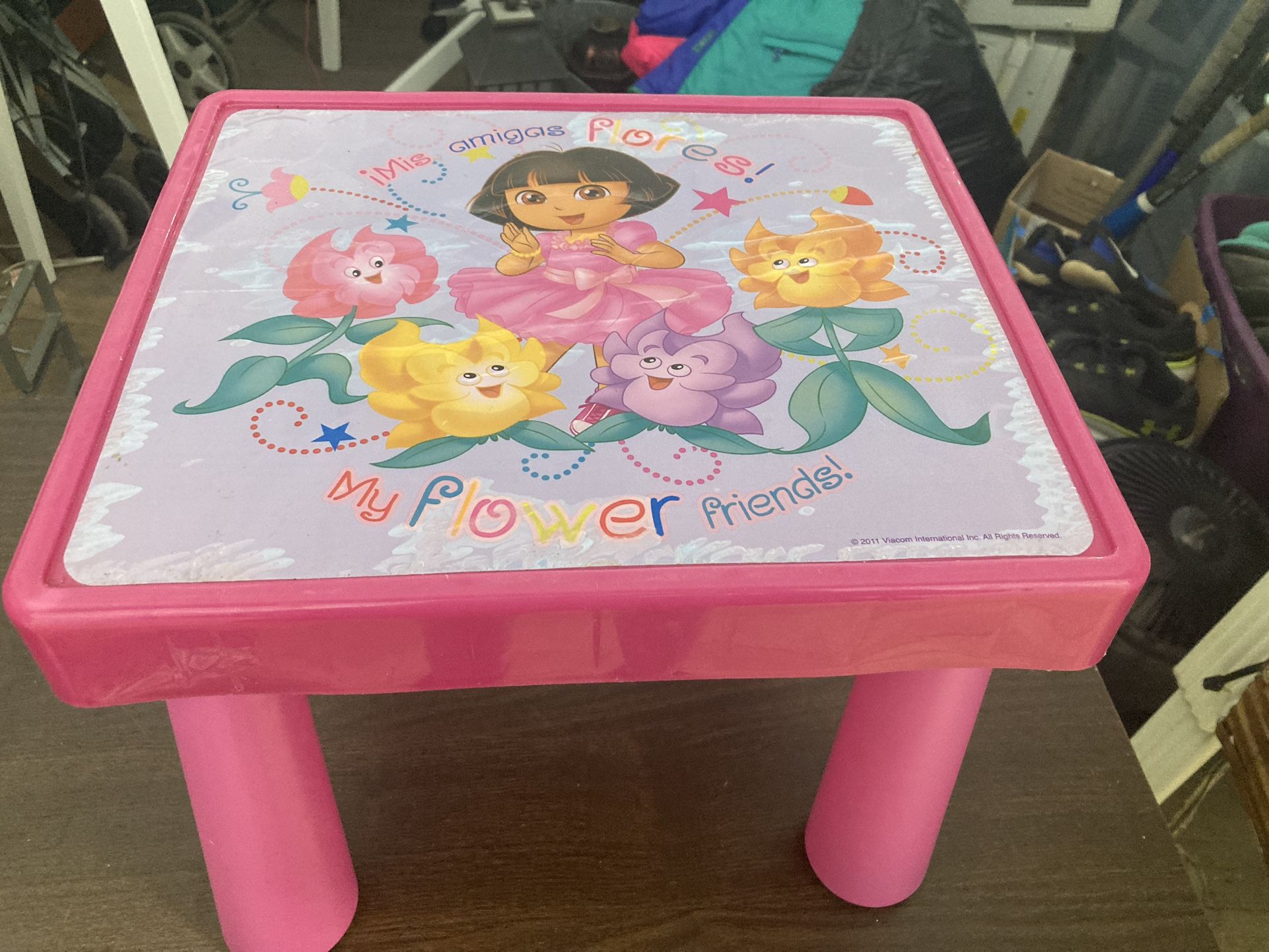 Small Dora Table And Stool