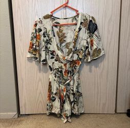 Low Cut Flowy Flower Patterned Romper