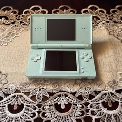 Nintendo DS Lite