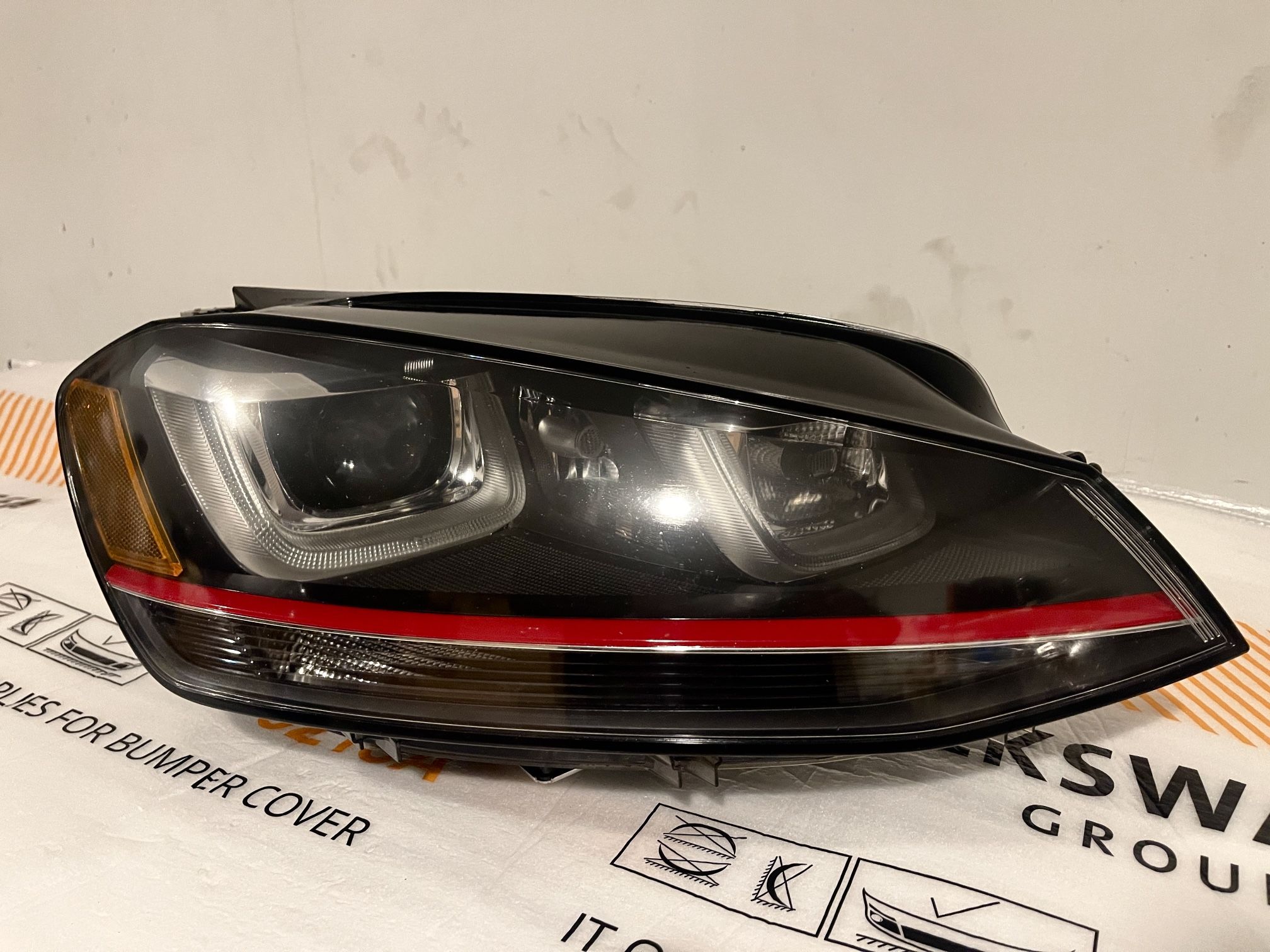 GENUINE VW GOLF VII 5G MK7 Front Righ