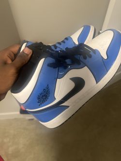 Jordan 1 Mid 