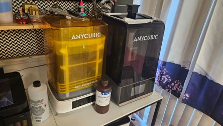 Resin 3d printer (Anycubic Mono m7 Pro) + Wash & Cure Station .