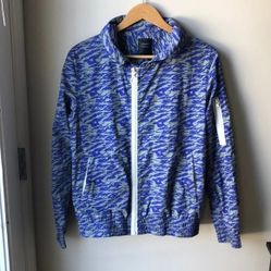 Chapel jacket size  large
