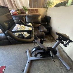 Freebeat Indoor Cycling Bike w/ Touchscreen