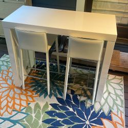Tall White Table/Breakfast Bar W Chairs