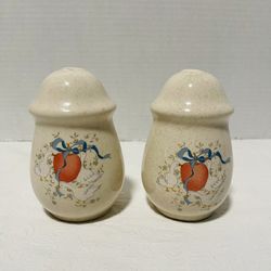 Vintage International China Stoneware Blue Ribbon Geese Apples Salt and Pepper