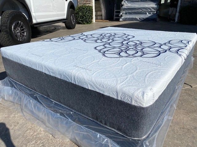 Cal King Bamboo Cool Gel Memory Foam!☆☆☆