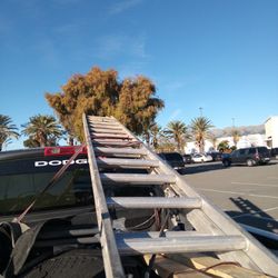 28ft Aluminum Extension Ladder