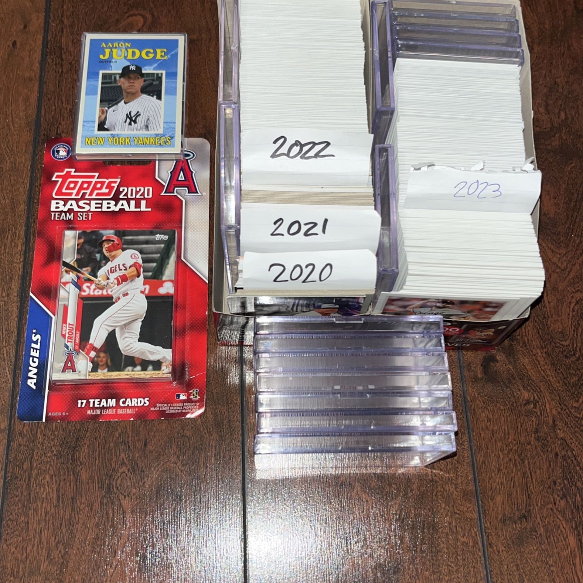 657Cards(No Doubles)+ 5 Throwback cards + 15 Card holders + 17