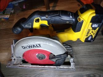 DeWalt 6.5 Cordless Saw And Battery 