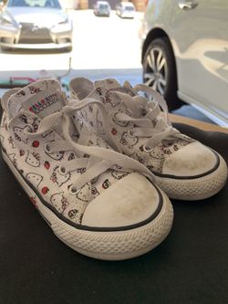 Kids Converse x Hello Kitty Chuck Taylors Size 9