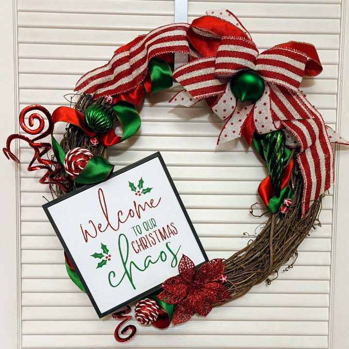 Christmas Wreath With Sign "Welcome To Our Christmas Chaos"