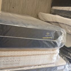 💤💤🛏️💤💤 $499 Queen Serta Classic Bayfield Firm Mattress Available $499 💤💤🛏️💤💤