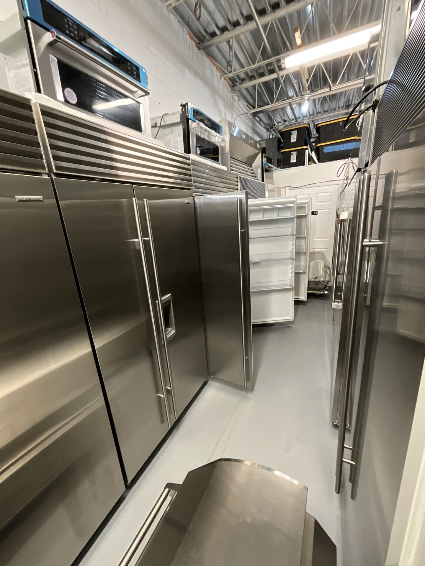 Sub Zero 42” Built In Side by Side Refrigerator – Model BI 42SD/S/TH – Like New! Model: BI 42SD/S/TH