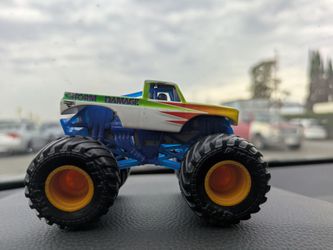 Monster jam Storm damage Hot wheels