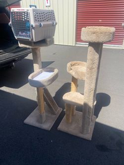Cat Scratch Post Castle & Kennel