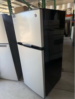 GE REFRIGERATOR