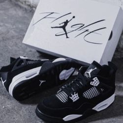 Jordan 4s White Thunder