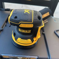 New Dewalt Brushless Xr Sander Only Tool 