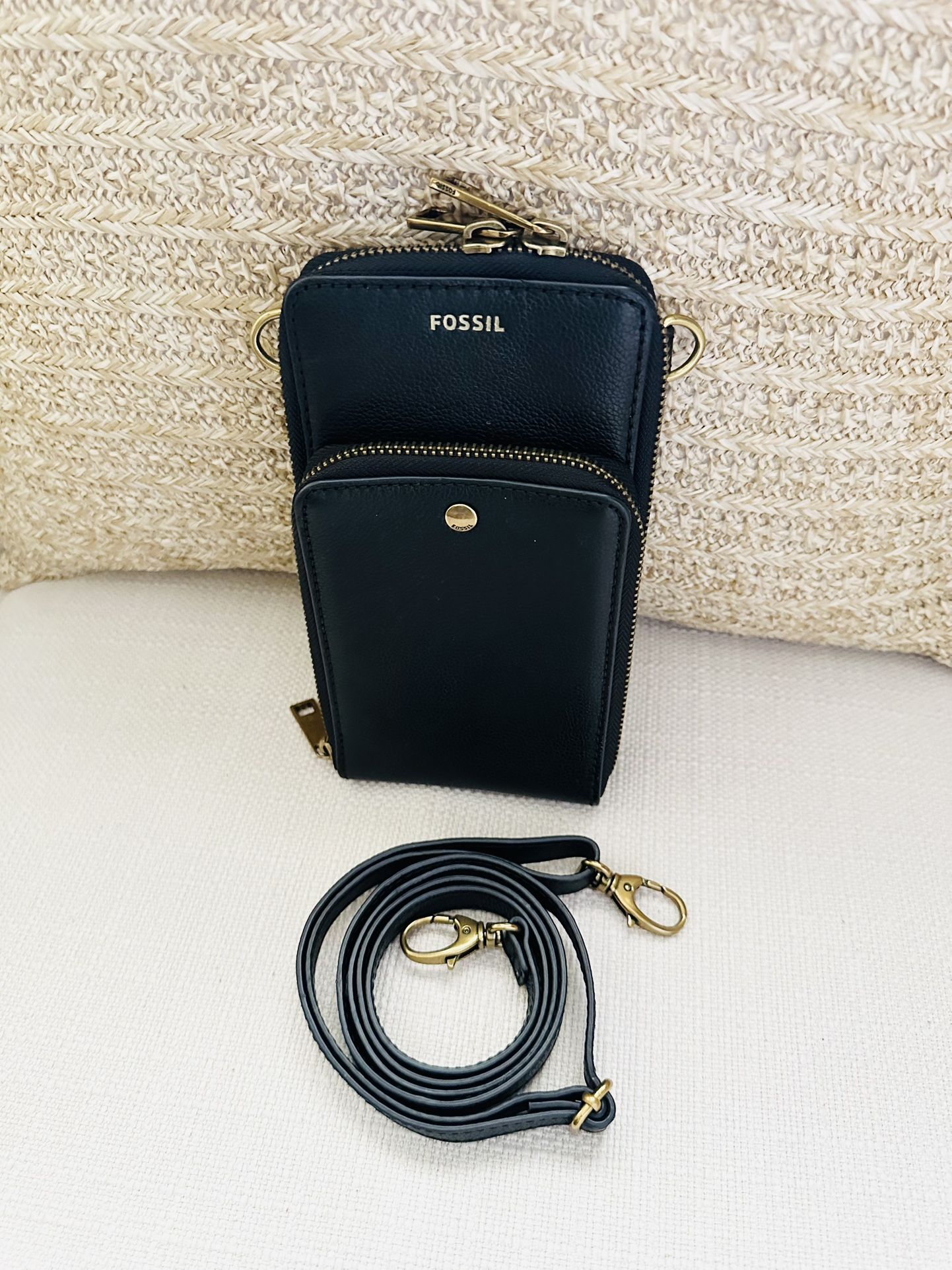 Fossil Black Leather Camera Bag – Gently Worn Once, Detachable Straps