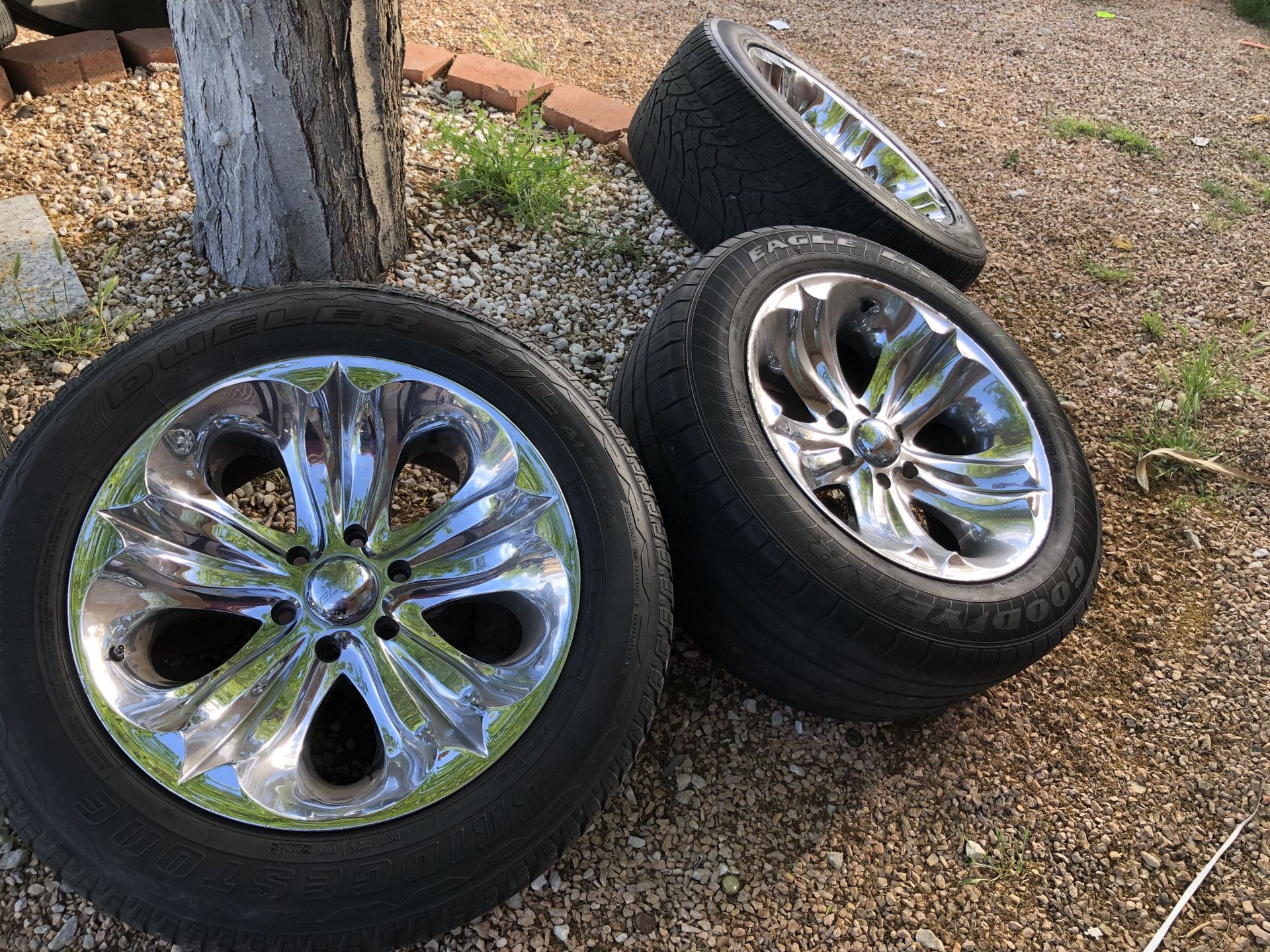 6 lug rims with good tires 250 today only275/55/20