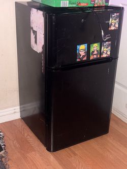 Mini fridge