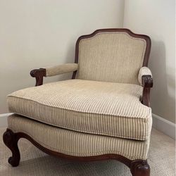 Classic Furniture Set – Solid Wood & Great Condition – $300 (Pick Up Only)