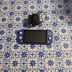 Used Nintendo Switch Lite 