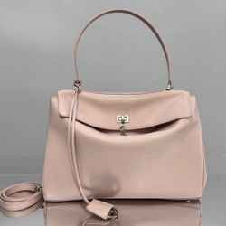 Fashionable and high-end women's handbag
