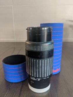 Tamron F4.5-5.6 Tele-Macro 90-300mm Zoom Lens with blue softshell case