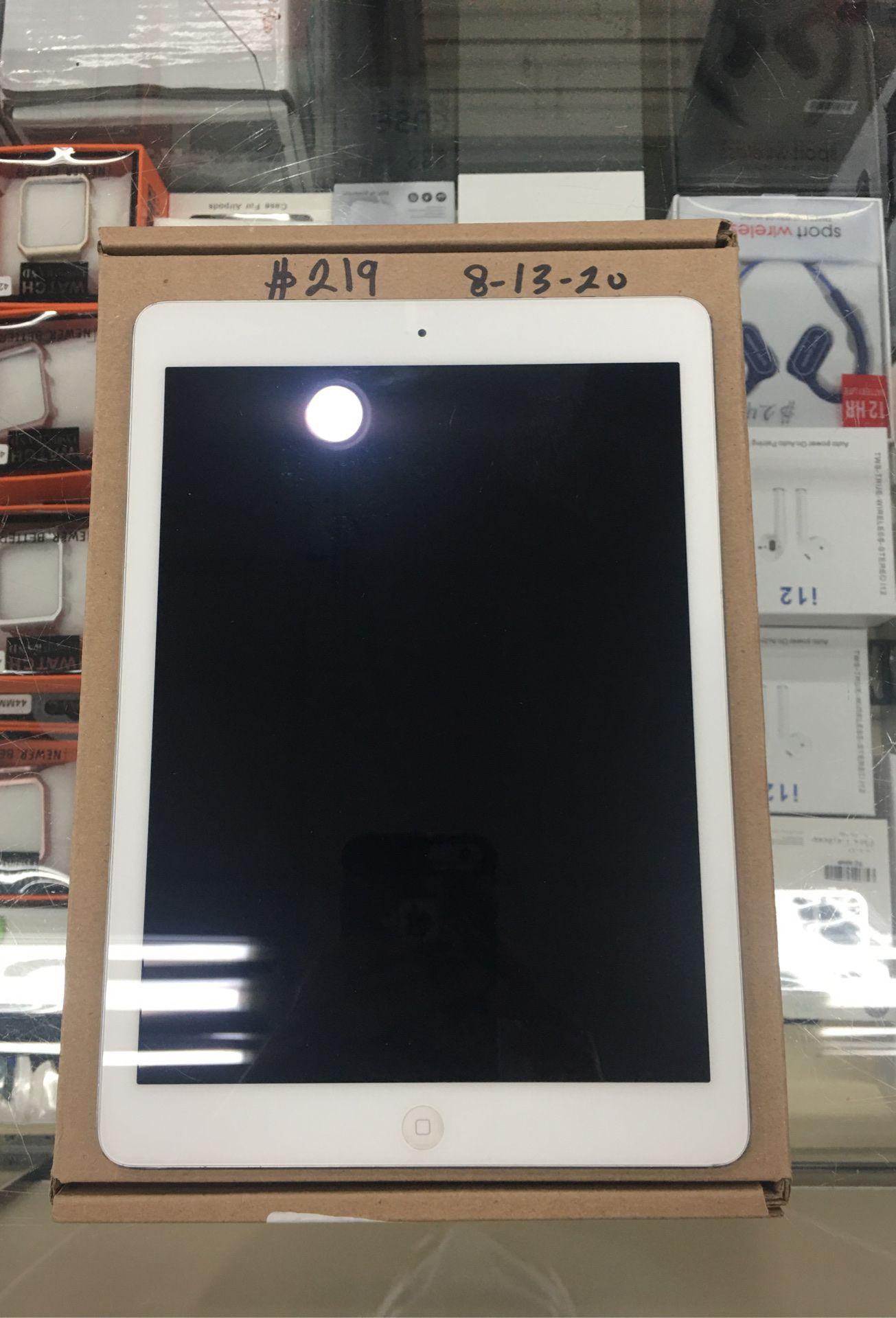 IPAD AIR $219