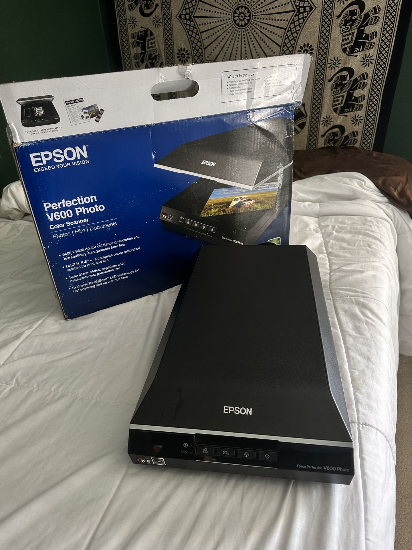 Epsom V600 Photo/Film Scanner