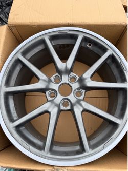 Single 18” rim for Tesla model 3