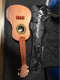 Brand New 22.5" Kangaroo Soprano Ukulele with Carrying Case