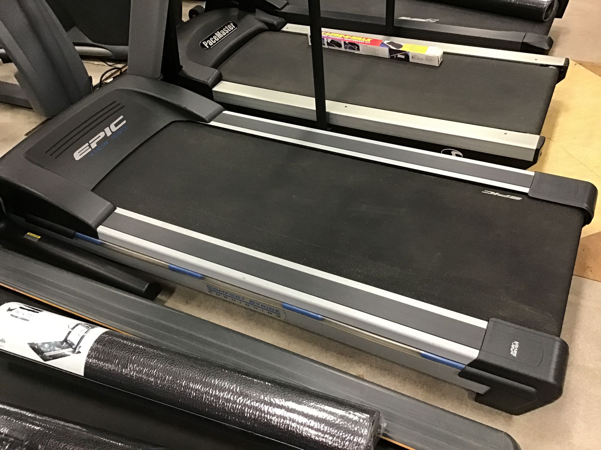 Epic View 550 Folding Treadmill for Sale in Phoenix, AZ OfferUp