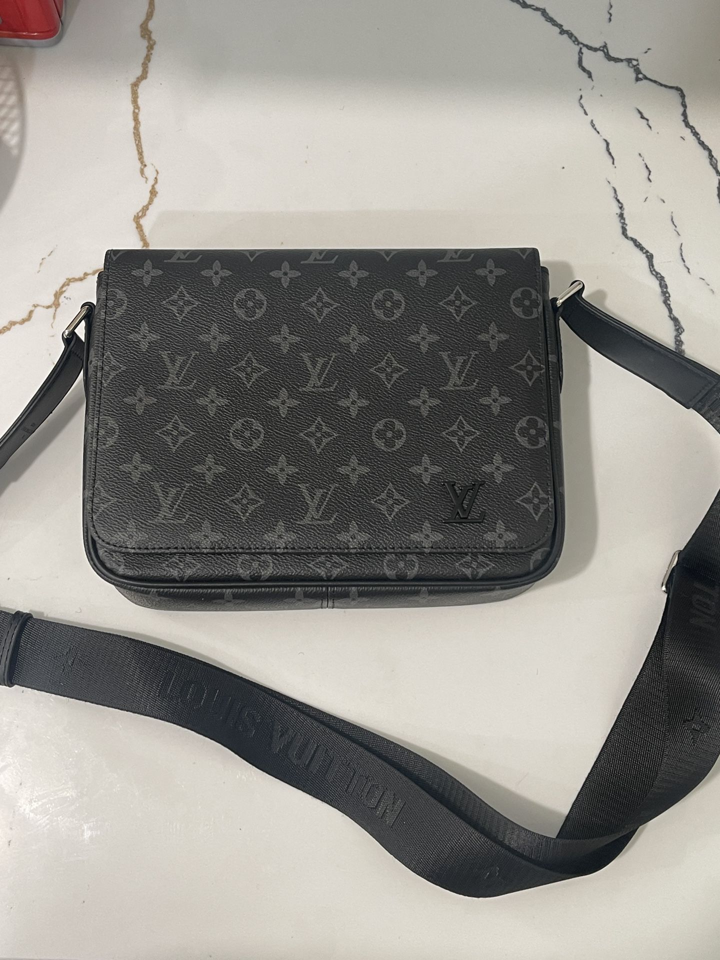 Louis Vuitton Messenger Bag Eclipse Monogram